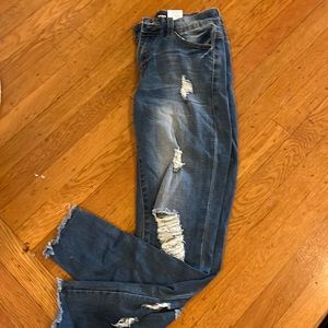Fashionnova skinny jeans w/ rips, size one